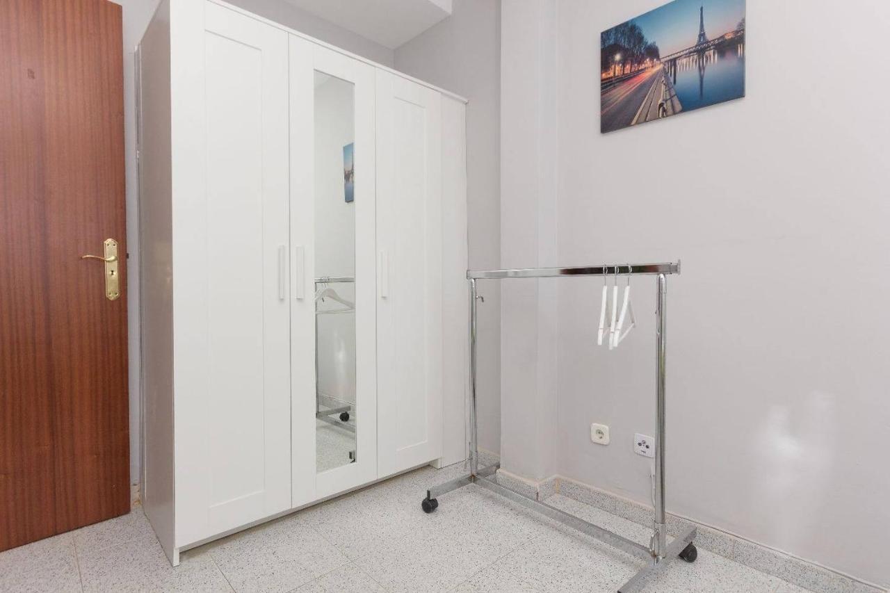 Malagaonbeach 1 - Two Bedrooms - Up To 3 People - 10 Meters * Malaga