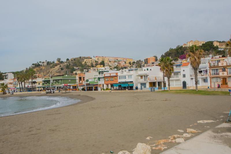 Malagaonbeach 1 - Two Bedrooms - Up To 3 People - 10 Meters * Malaga