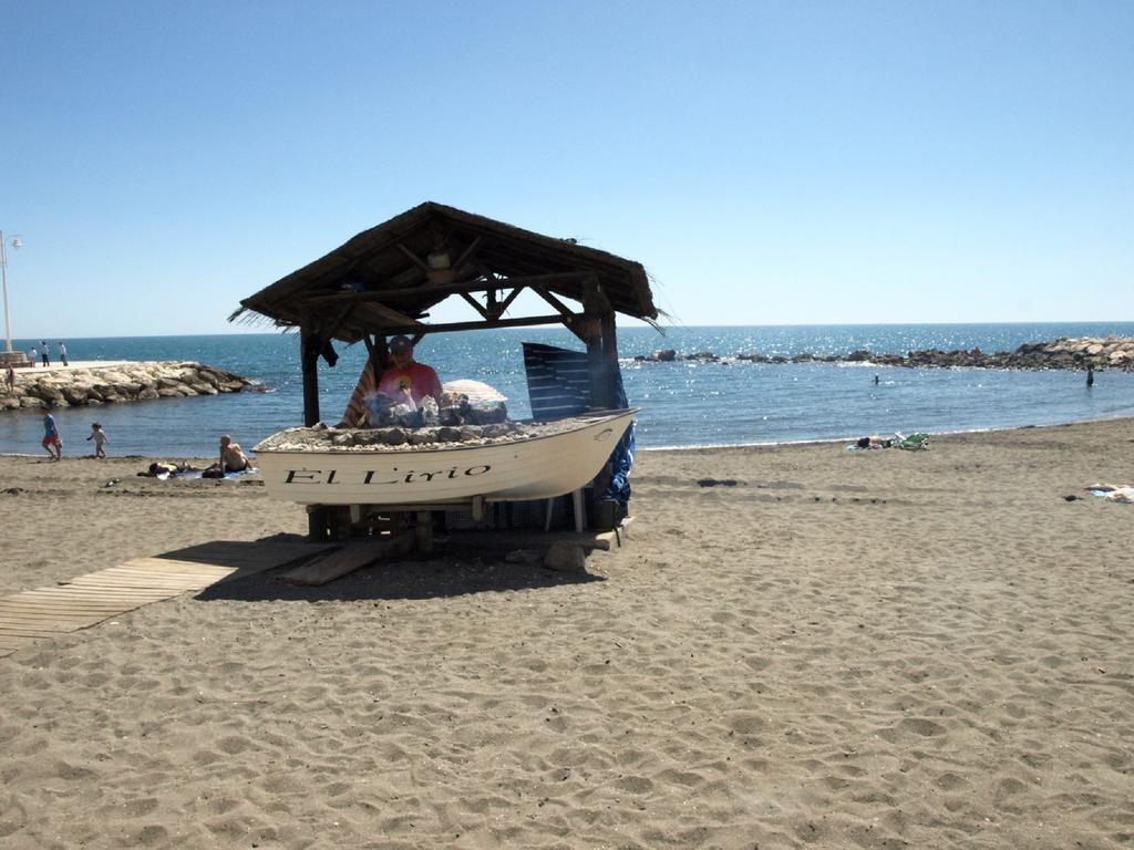 Malagaonbeach 1 - Two Bedrooms - Up To 3 People - 10 Meters * Malaga